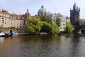 Prague: 2-Hour Lunch Cruise on the Vltava River