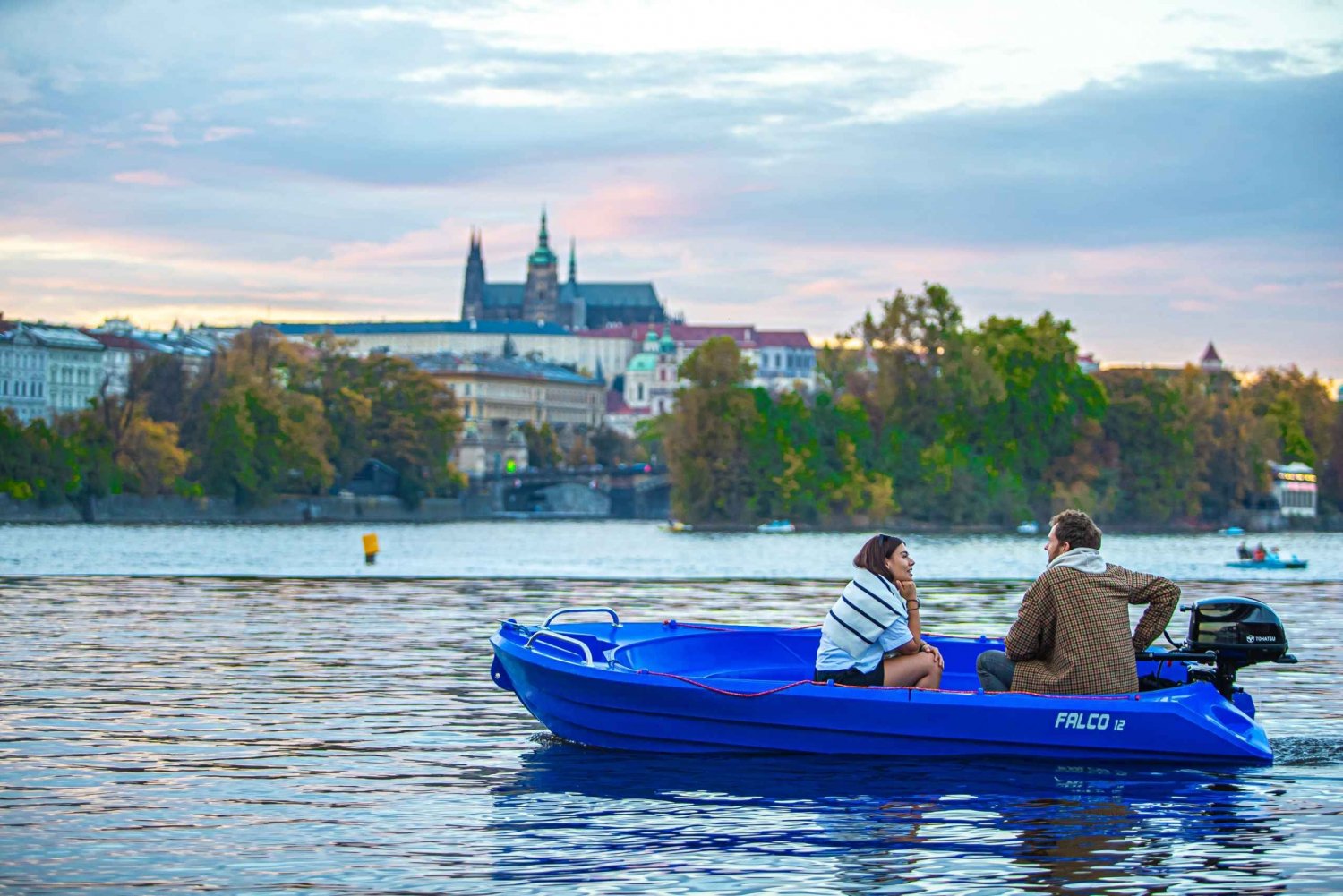 Prague: Motorboat Rental without License
