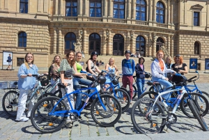 Prague: 2 Hours Guided City Bike Tour