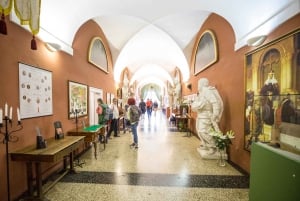 Prague: 3–Hour Castle Grounds Walking Tour and River Cruise