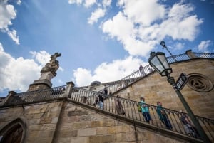 Prague: 3–Hour Castle Grounds Walking Tour and River Cruise