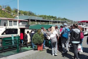 Prague: 3-hour Evening River Cruise with Dinner