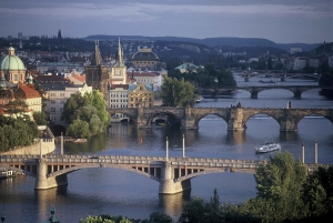 Prague: 3-hour Evening River Cruise with Dinner