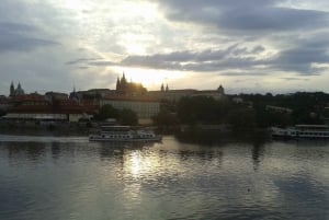 Prague: 3-hour Evening River Cruise with Dinner