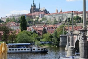 Prague: 3-hour Evening River Cruise with Dinner