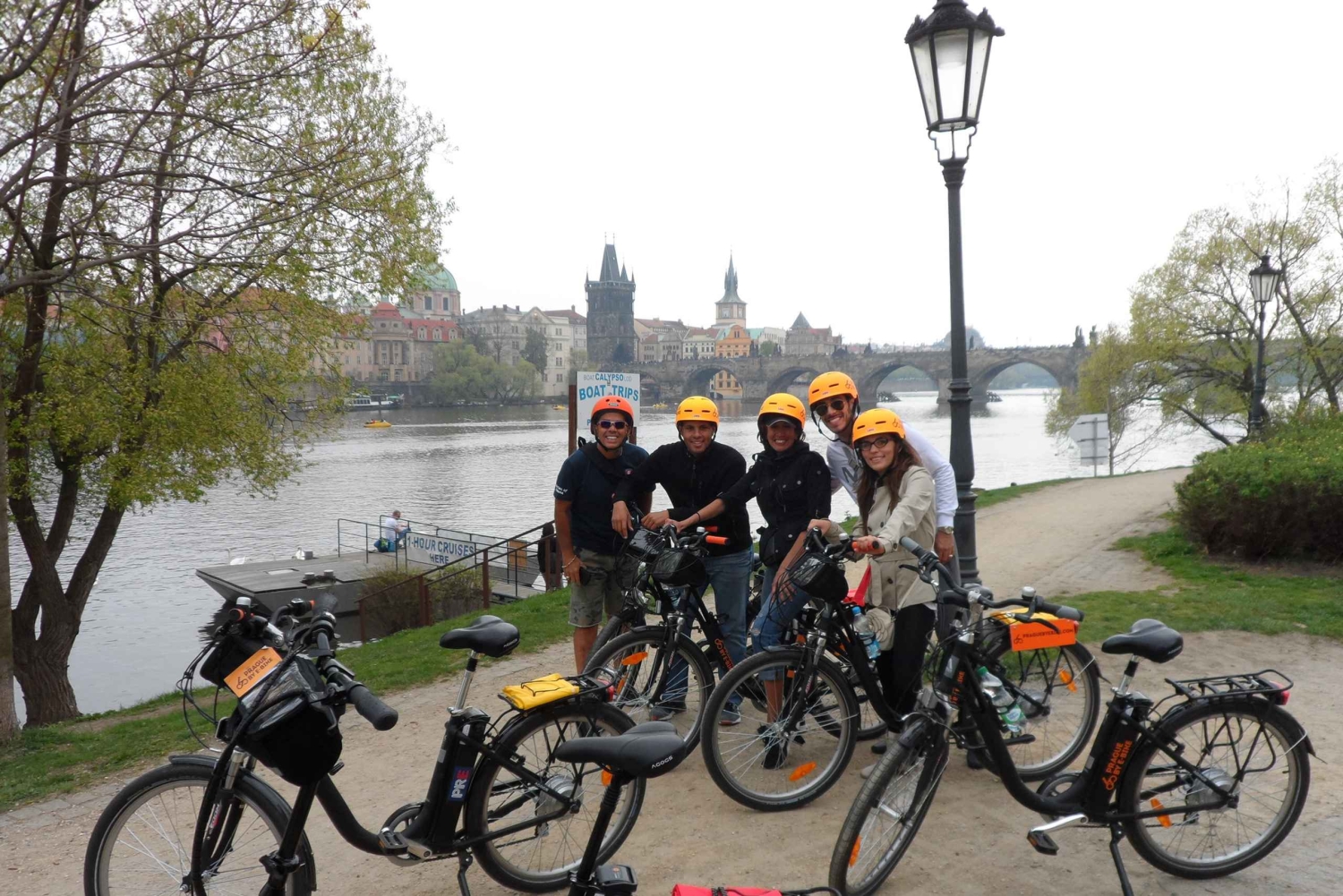 Tour panoramico di Praga di 3 ore in bicicletta elettrica