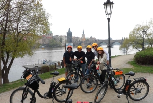 Tour panoramico di Praga di 3 ore in bicicletta elettrica