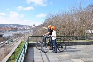 Tour panoramico di Praga di 3 ore in bicicletta elettrica