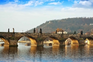 Tour panoramico di Praga di 3 ore in bicicletta elettrica
