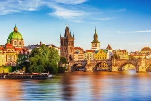 Prague: 45-Minute Historical River Cruise and Refreshments