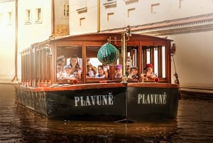 Prague: 45-Minute Historical River Cruise and Refreshments