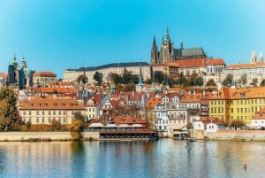 Prague: 45-Minute Historical River Cruise and Refreshments