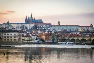 Prague: 50-Minute Sightseeing Evening Cruise