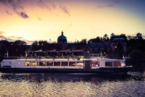 Prague: 50-Minute Sightseeing Evening Cruise