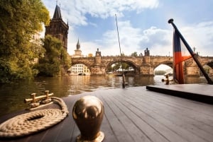 Prague: 6-Hour City Tour including Cruise and Lunch