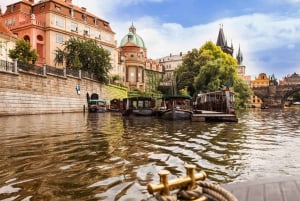 Prague: 6-Hour City Tour including Cruise and Lunch