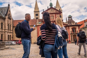 Prag: 6 timmars rundtur med båttur på floden och lunch