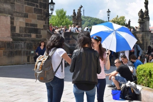 Prag: 6 timmars rundtur med båttur på floden och lunch