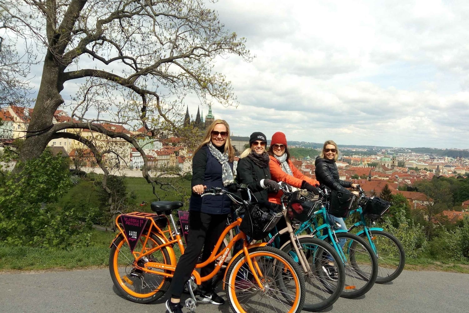 Прага: 7 лучших точек обзора Праги на электровелосипеде