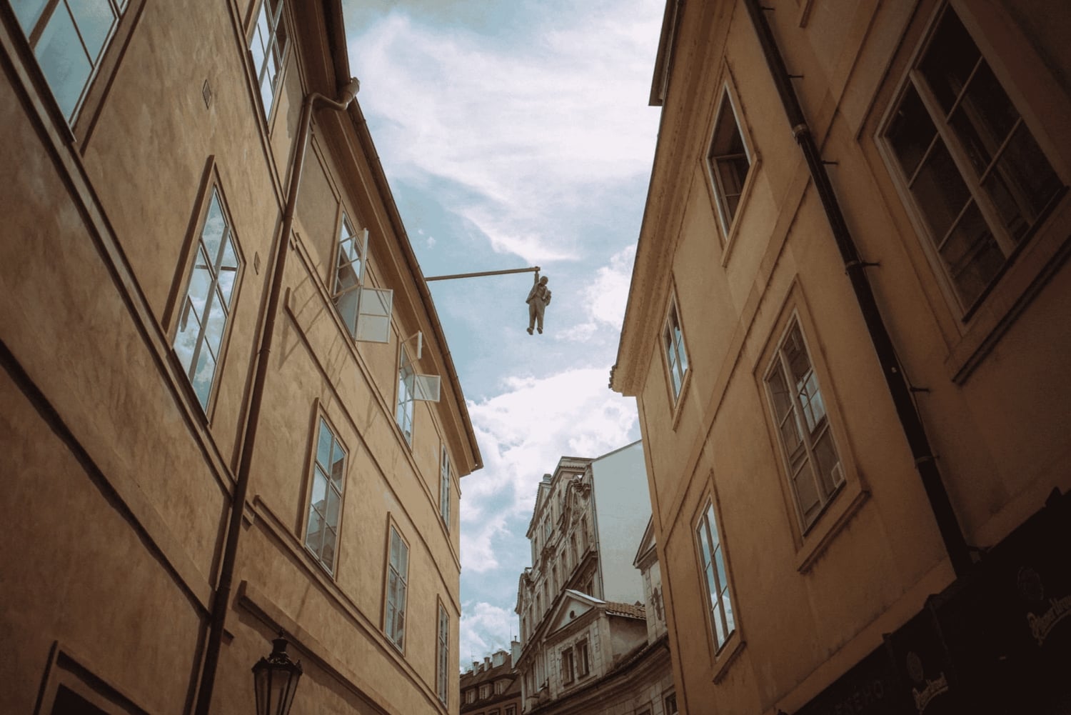 Prag på promenad bland David Černýs installationer eller ett besök på Mausoleum