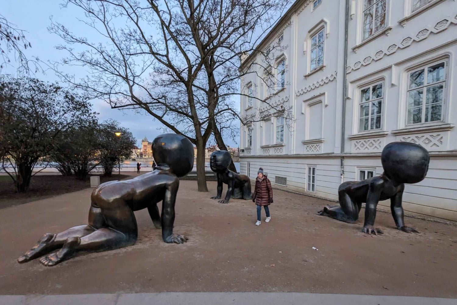 Prag på promenad bland David Černýs installationer eller ett besök på Mausoleum