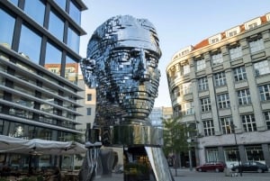 Prag på promenad bland David Černýs installationer eller ett besök på Mausoleum