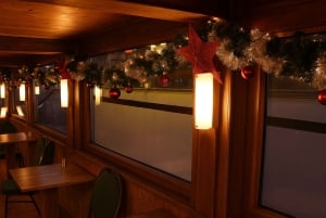 Prague: Advent Boat Cruise with Sweets and Hot Drinks