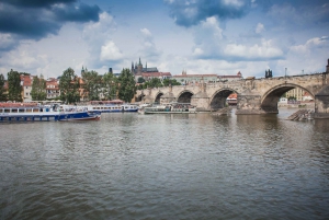 Prague: 1 hour Cruise with with beautiful views of Prague