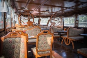 Prague: 1 hour Cruise with with beautiful views of Prague