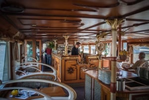 Prague: 1 hour Cruise with with beautiful views of Prague