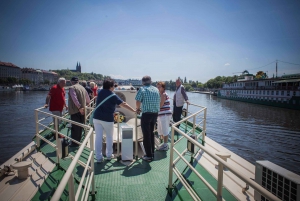 Prague: 1 hour Cruise with with beautiful views of Prague