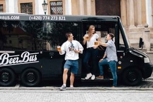 Prague: Airport Transfer Beer Party Bus with Unlimited Beer