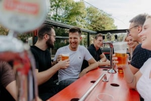 Prague: Airport Transfer Beer Party Bus with Unlimited Beer