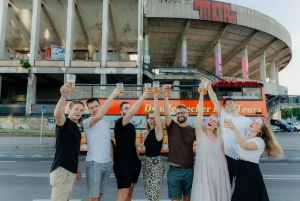 Prague: Airport Transfer Beer Party Bus with Unlimited Beer