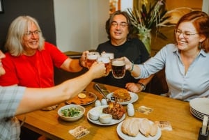 Prague: Award-Winning Old Town Food Tour with Four Drinks