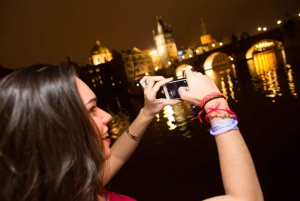 Prague : Soirée en bateau avec boissons illimitées et entrée à l'after party