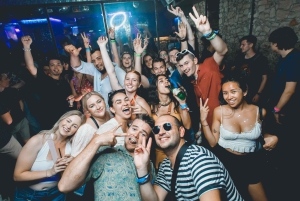 Prague : Soirée en bateau avec boissons illimitées et entrée à l'after party