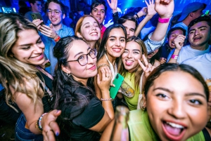 Prague : Soirée en bateau avec boissons illimitées et entrée à l'after party