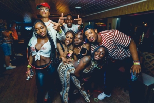 Prague : Soirée en bateau avec boissons illimitées et entrée à l'after party