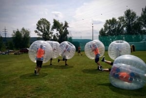 Praga: esperienza combinata di Bubble Football e tiro con l'arco