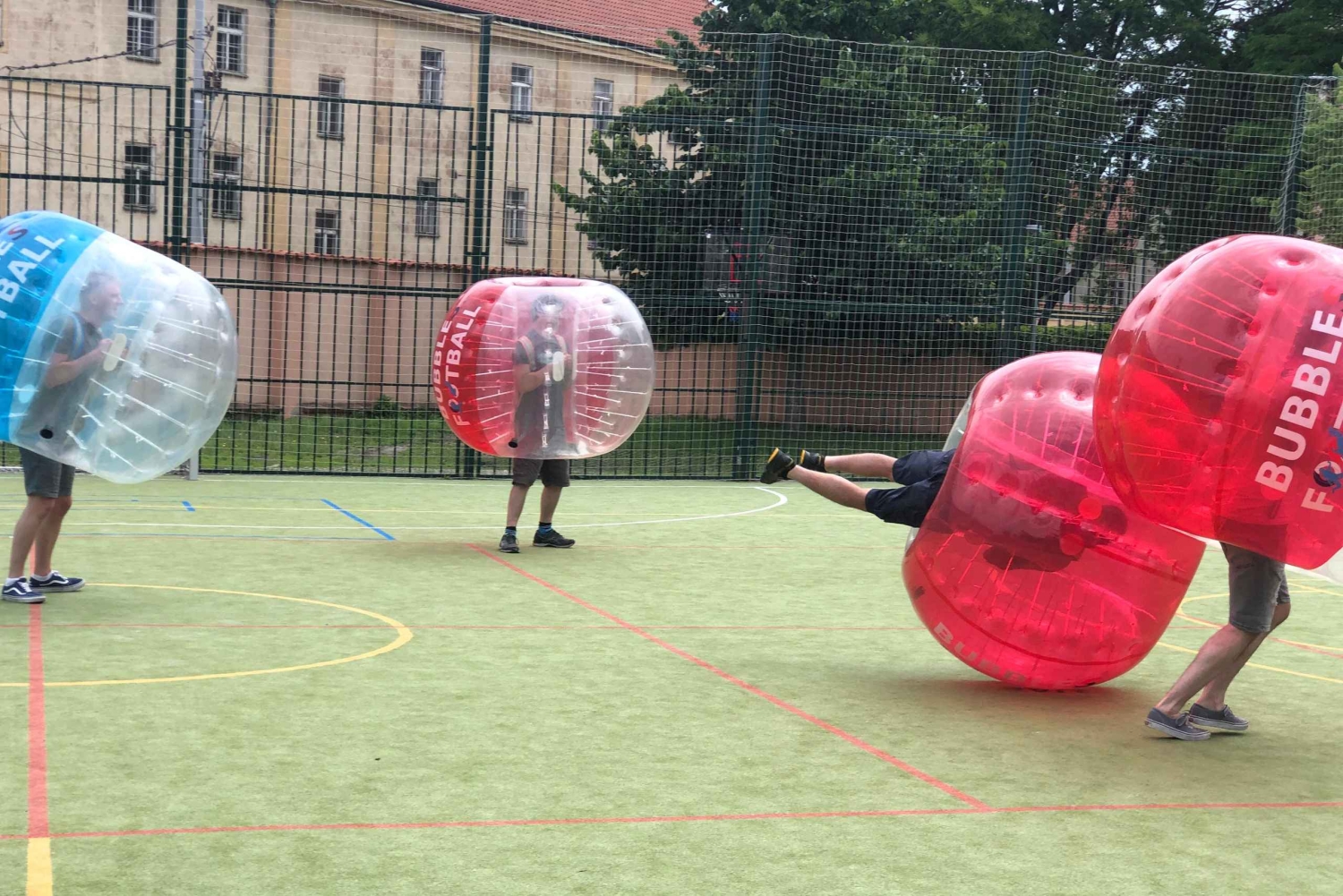 Prag: Bubbles Fußball in der Prager Innenstadt