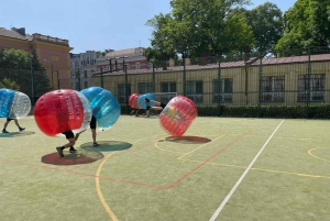 Prag: Bubbles Fußball in der Prager Innenstadt