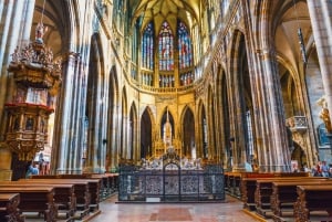 Prague Castle: 1-Hour Introduction Tour with Entry Ticket