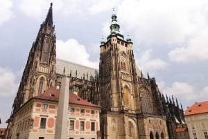 Prague Castle: Admission Ticket With Transfer And Audioguide