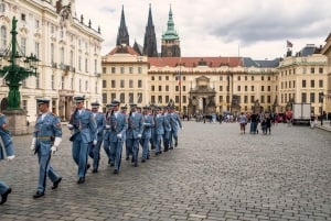Prague Castle: Admission Ticket With Transfer And Audioguide