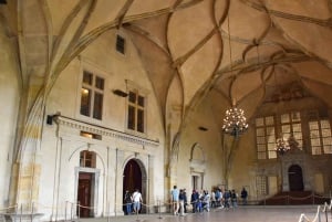 Prague Castle: Admission Ticket With Transfer And Audioguide