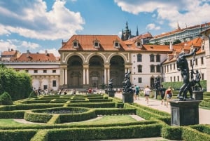 Prague: Castle and Lesser Town Walking Tour with Local Guide