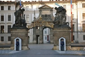 Prague: Castle and Lesser Town Walking Tour with Local Guide