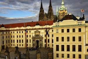 Prague: Castle and Lesser Town Walking Tour with Local Guide