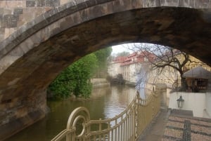 Prague: Castle and Lesser Town Walking Tour with Local Guide